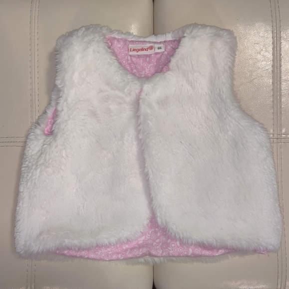 Faux Fur Sleeveless Jacket